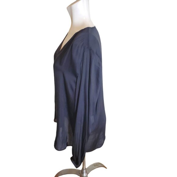 Banana Republic Sheer Satin Blouse V Neck Pleated Blouse Black Sz XL - Picture 2 of 6